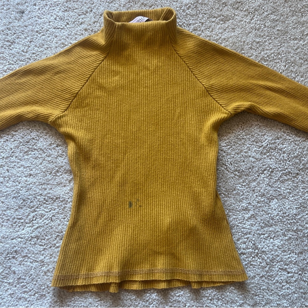 Monnalisa girl turtleneck long sleeve shirt viscose blend mustard size 6 Italy